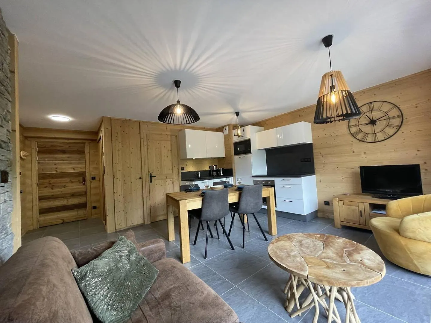 Appartement 4 Personnes De Standing Au Coeur Du Village Saint-Sorlin-d'Arves